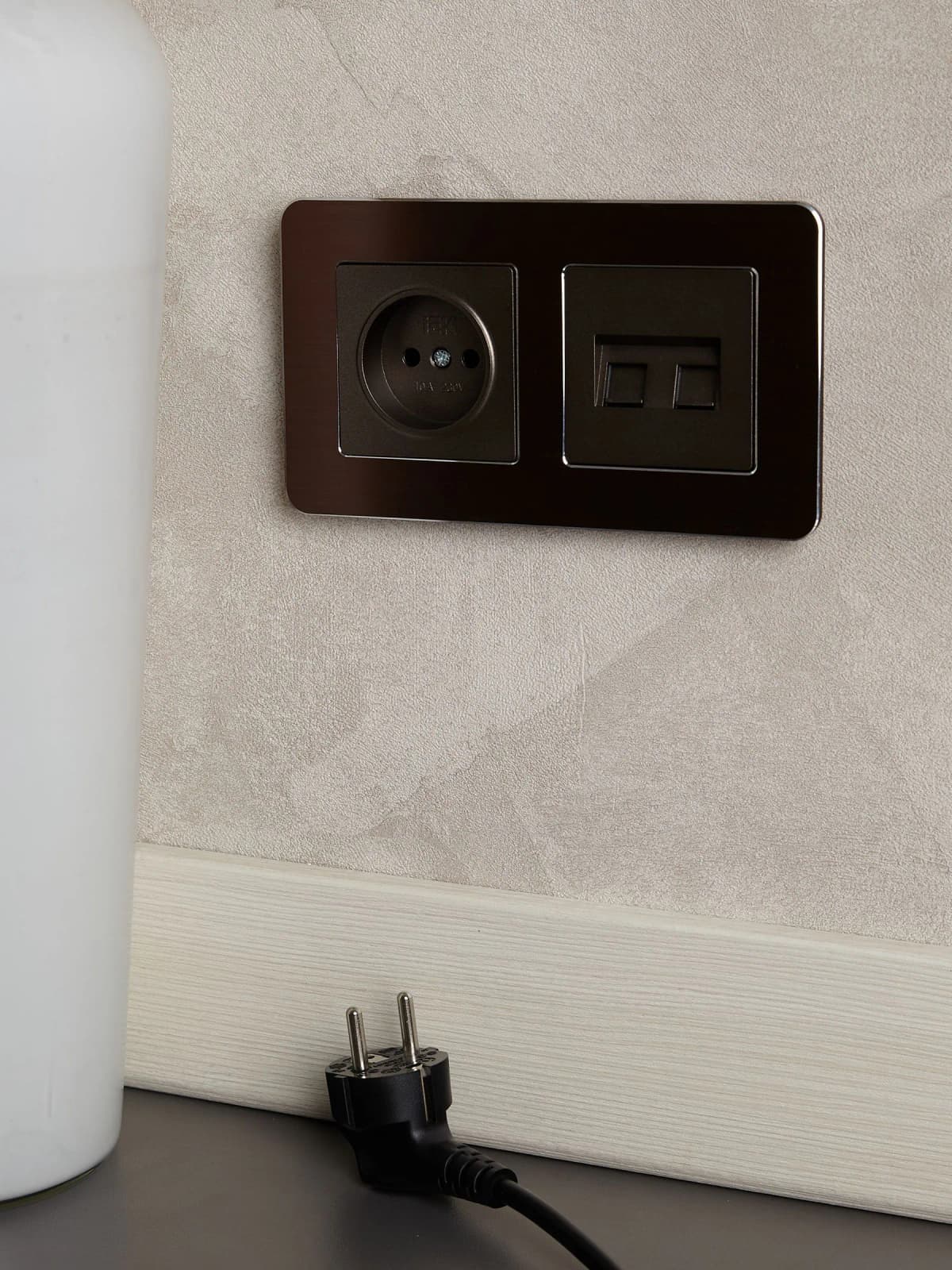 Розетка без заземления IEK BRITE BR-R10-10-K45 (бронза), фото 4