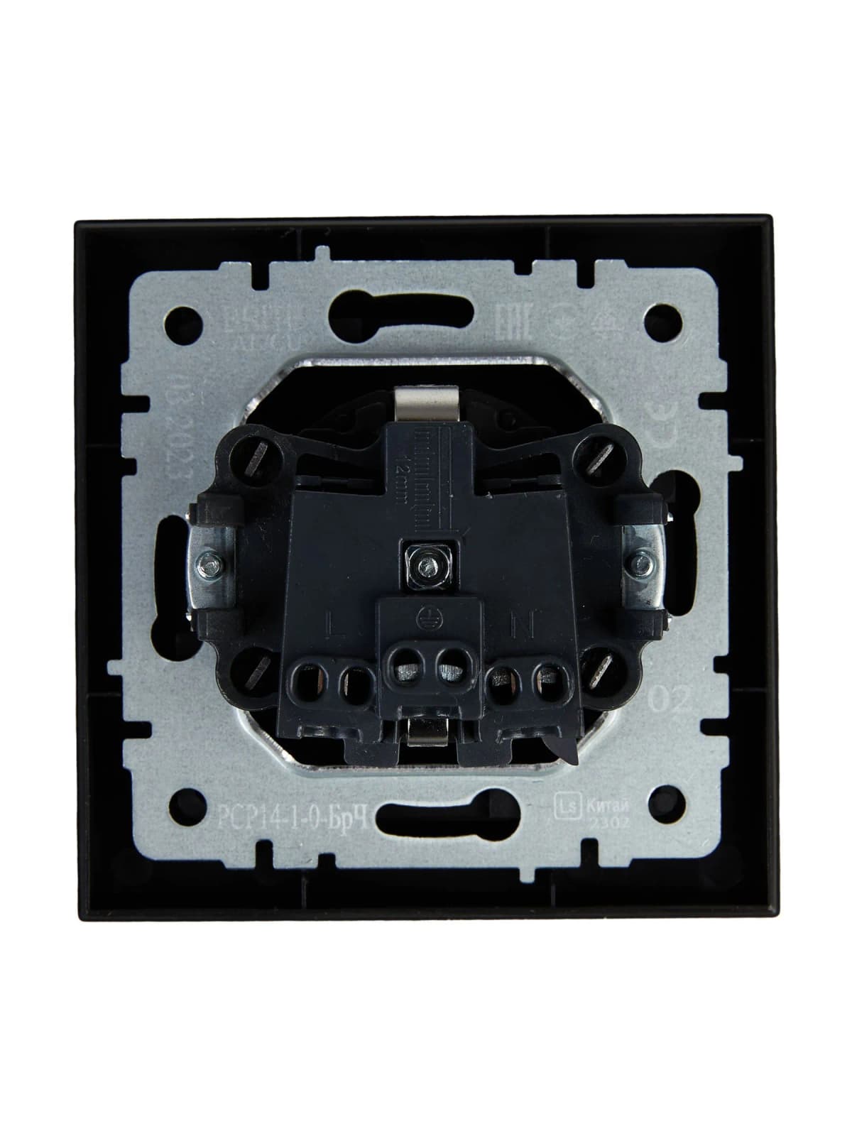 Розетка с заземлением и защитными шторками IEK BRITE BR-R14-16-K02-F (черный), фото 3