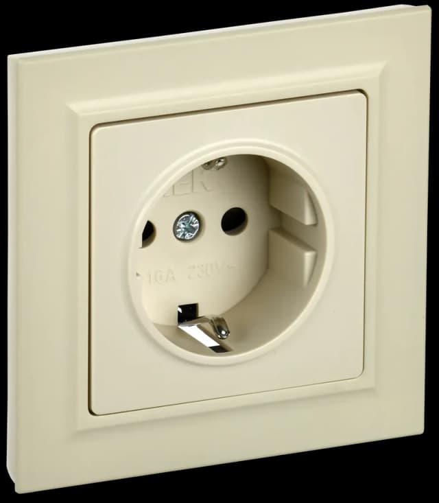 Розетка с заземлением и защитными шторками IEK BRITE BR-R14-16-K10-F (бежевый)