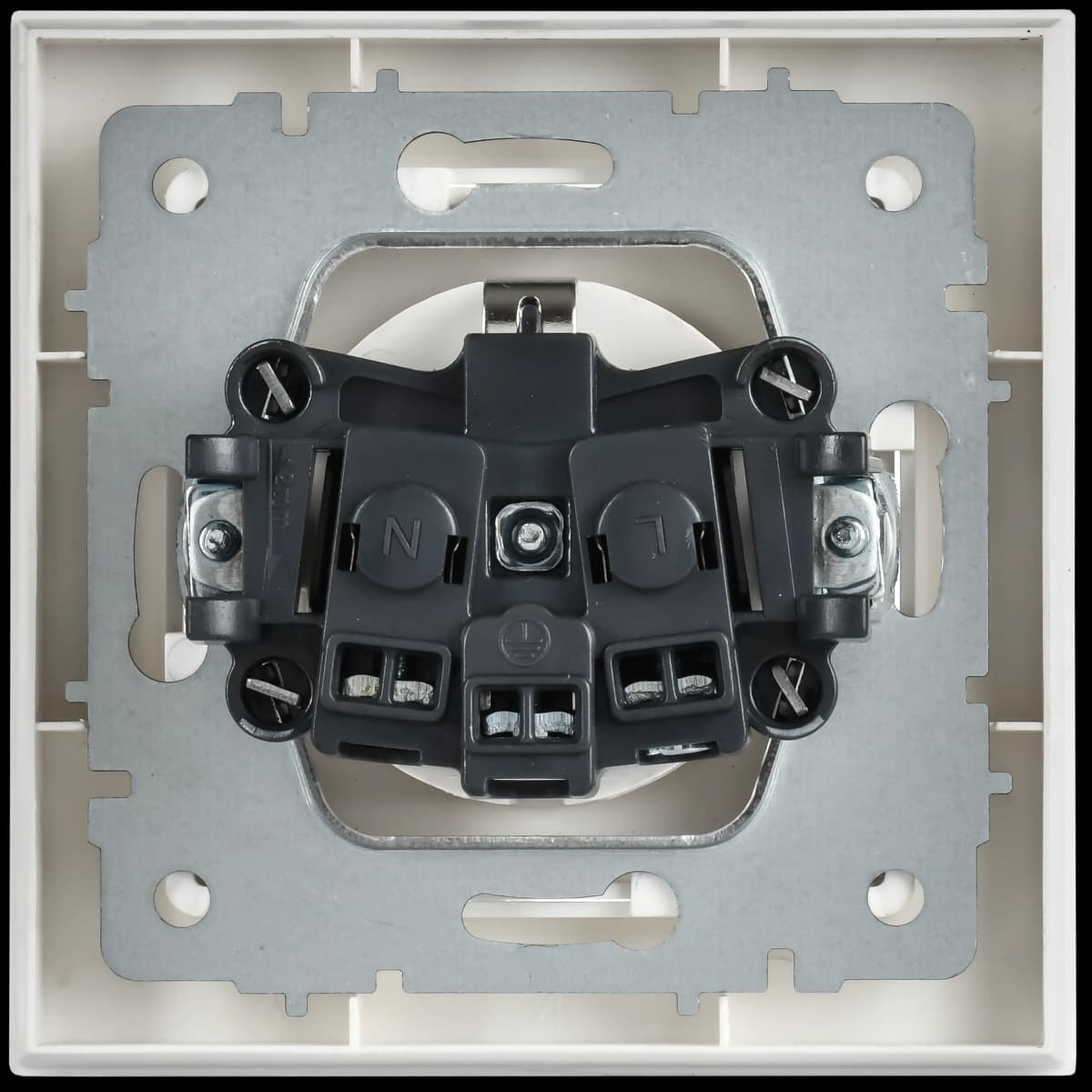 Розетка без заземления с защитными шторками IEK BRITE BR-R14-16-K91-F (белый арктический), фото 4