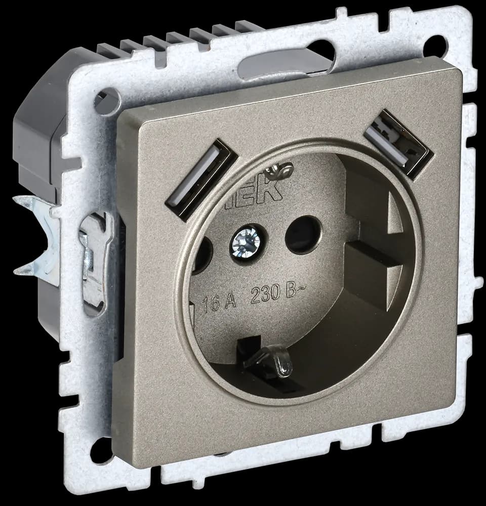 Розетка USB с заземлением и защитными шторками IEK BRITE BR-R14-16-U21-D21-K37 (шампань)