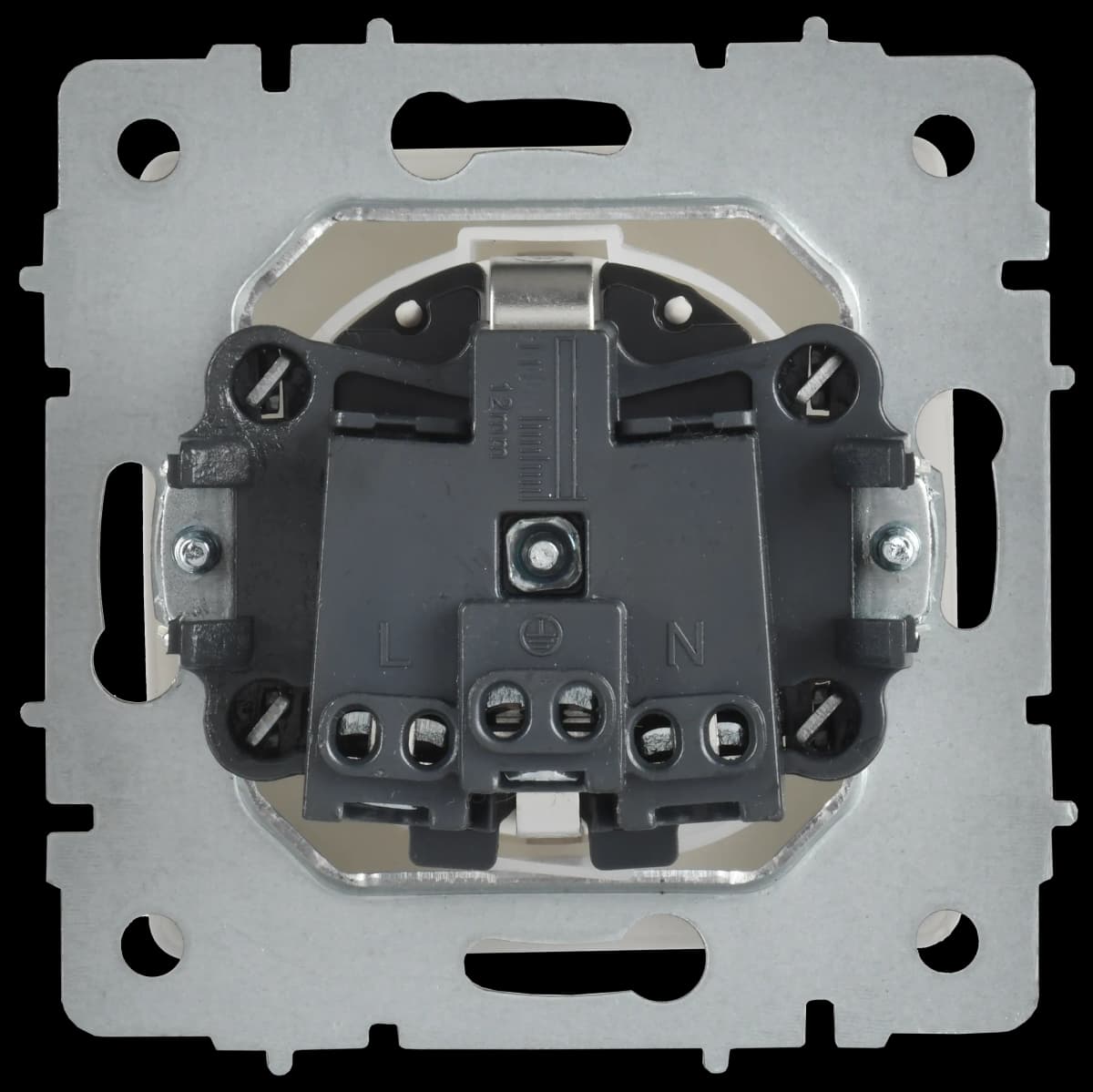 Розетка без заземления с защитными шторками и крышкой IEK BRITE BR-R16-16-K91 (белый арктический), фото 3