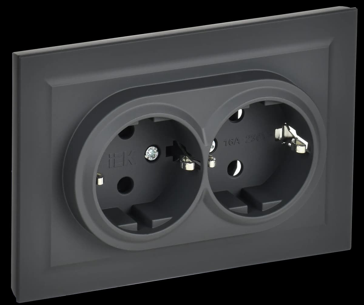 Розетка двойная с заземлением и рамкой IEK BRITE BR-R21-16-K53-F (графит)
