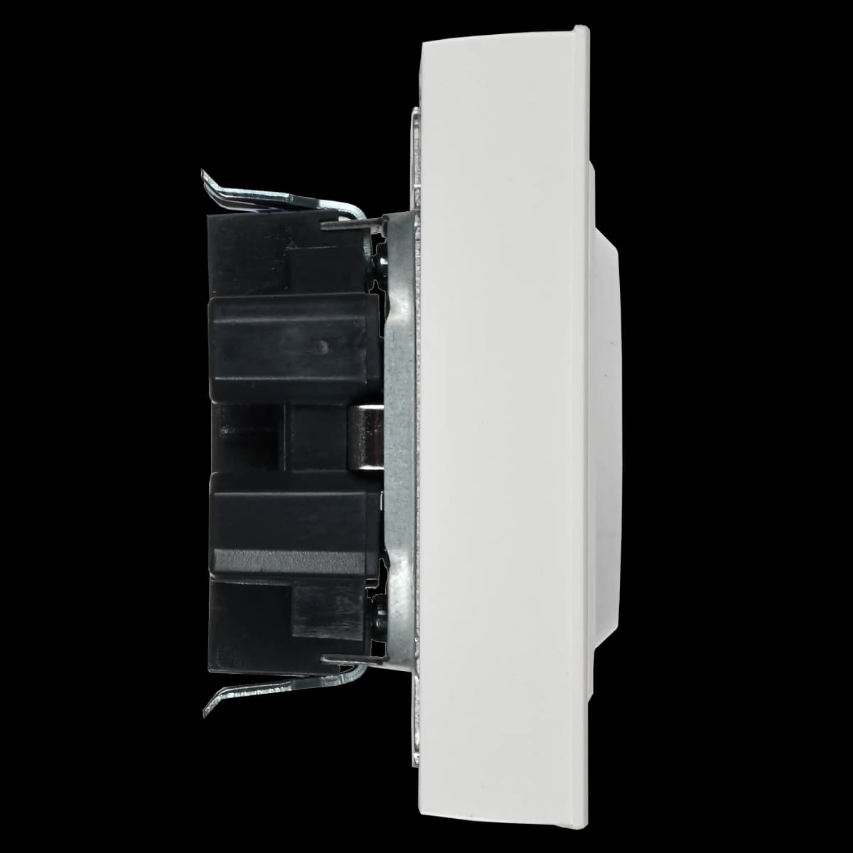 Розетка двойная с заземлением, защитными шторками и рамкой IEK BRITE BR-R24-16-K01-F (белый), фото 4