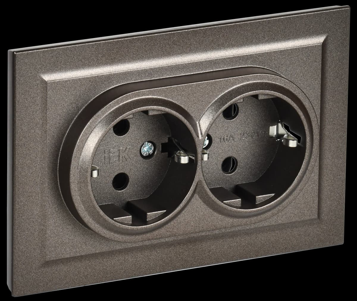 Розетка двойная с заземлением, защитными шторками и рамкой IEK BRITE BR-R24-16-K45-F (бронза)