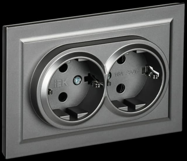 Розетка двойная с заземлением, защитными шторками и рамкой IEK BRITE BR-R24-16-K46-F (сталь)