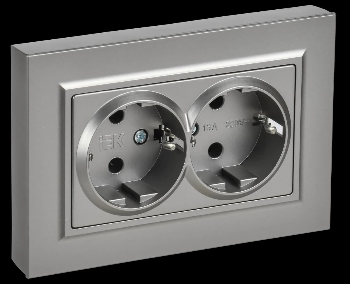 Розетка двойная с заземлением и рамкой IEK BRITE BR-R27-16-K46-F (сталь)