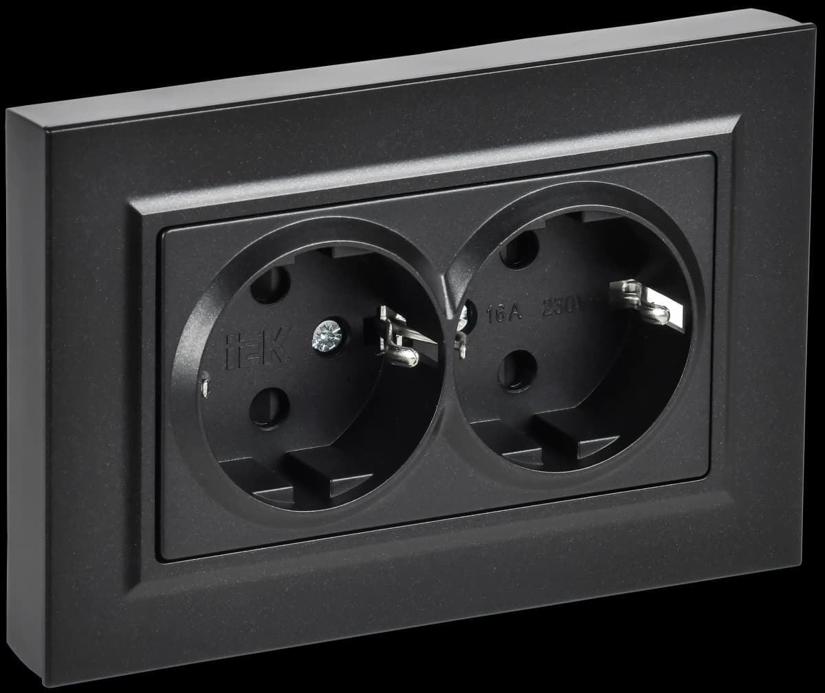 Розетка двойная с заземлением, защитными шторками и рамкой IEK BRITE BR-R28-16-K02-F (черный)