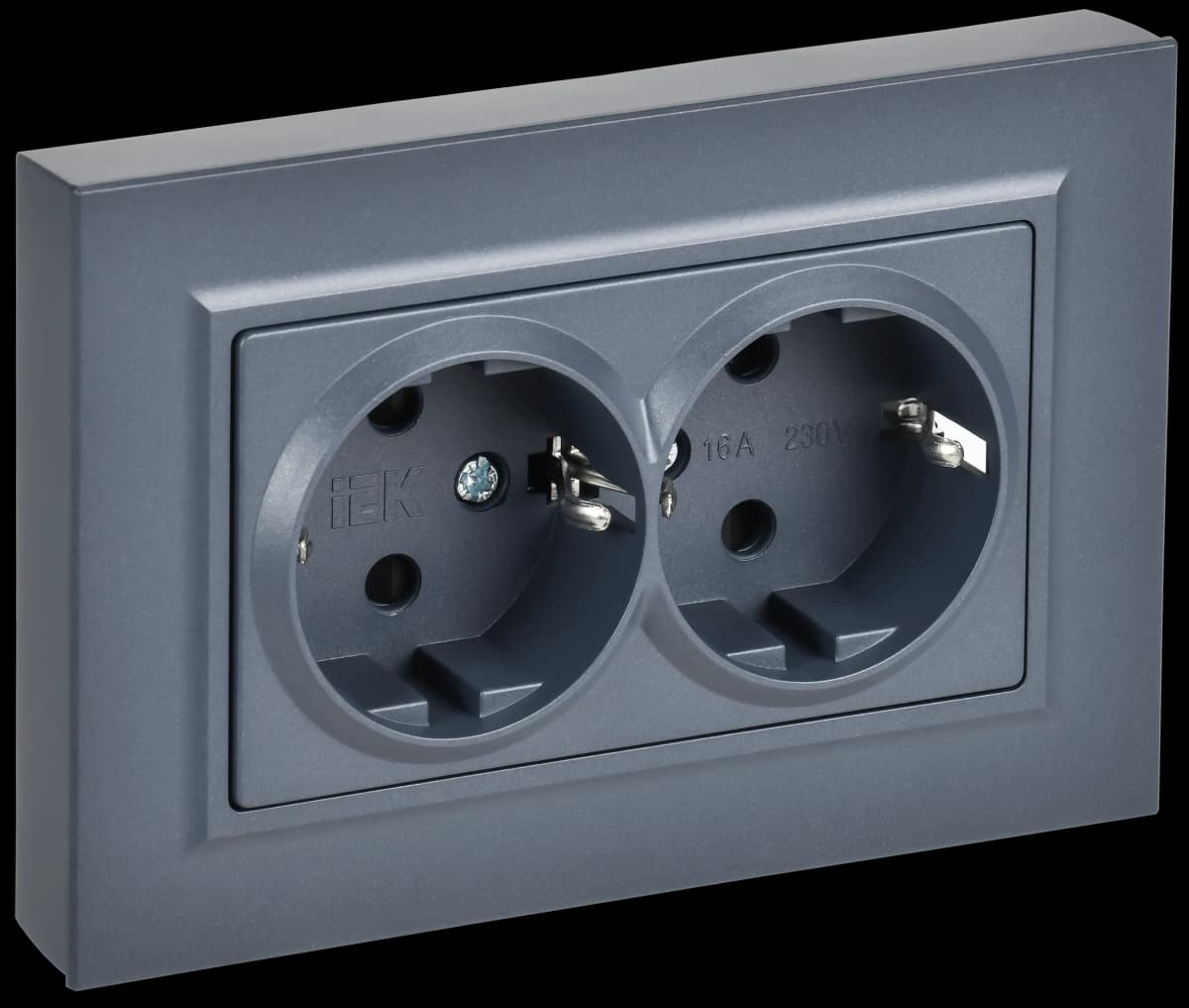 Розетка двойная с заземлением, защитными шторками и рамкой IEK BRITE BR-R28-16-K35-F (маренго)