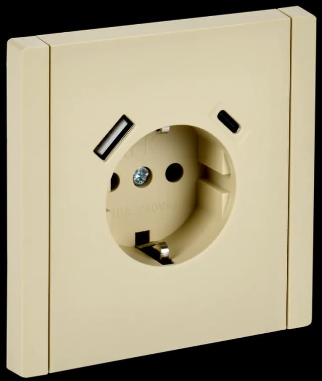 Розетка USB с заземлением и защитными шторками IEK FORTE&PIANO FP-R14-16-U22-018-K10 (ваниль)