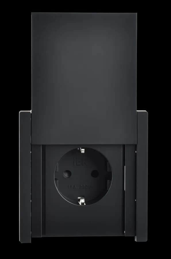 Розетка с заземлением, защитными шторками и крышкой IEK FORTE&PIANO FP-R16-16-44-K02 (черный), фото 3