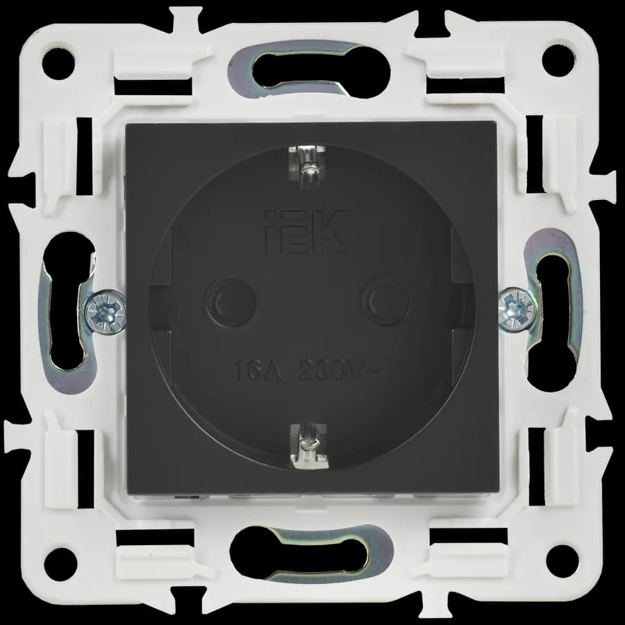 Розетка с заземлением и защитными шторками IEK SKANDY SK-R14-16-1-K02 (черный), фото 3