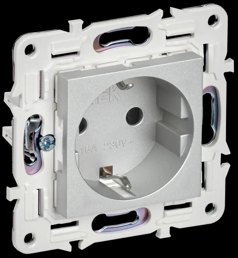 Розетка с заземлением и защитными шторками IEK SKANDY SK-R14-16-1-K23 (серебряный)