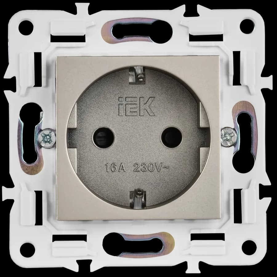 Розетка с заземлением и защитными шторками IEK SKANDY SK-R14-16-1-K37 (шампань), фото 3
