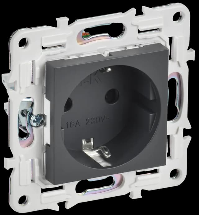 Розетка с заземлением и защитными шторками IEK SKANDY SK-R14-16-1-K48 (титан)