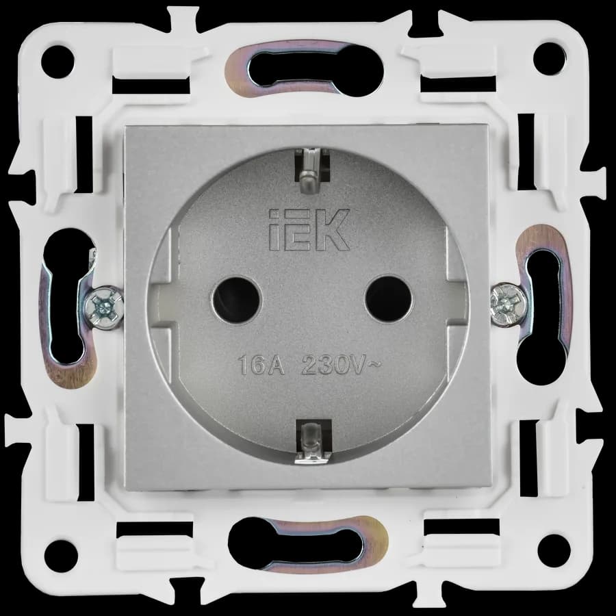 Розетка с заземлением и защитными шторками IEK SKANDY SK-R14-16-K23 (серебряный), фото 3