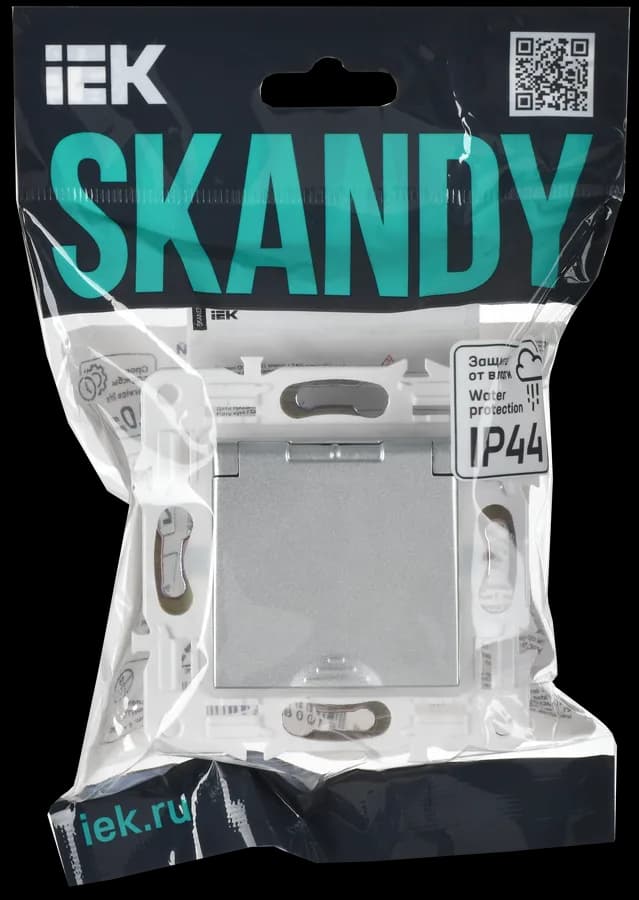 Розетка с заземлением, защитными шторками и крышкой IEK SKANDY SK-R16-16-44-K23 (серебряный), фото 2