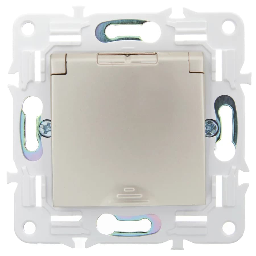 Розетка с заземлением, защитными шторками и крышкой IEK SKANDY SK-R16-16-44-K37 (шампань), фото 2