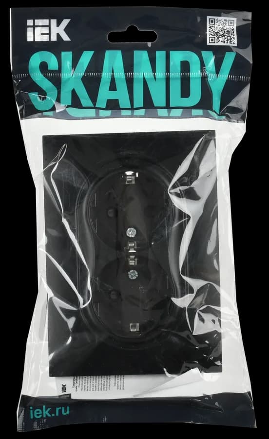 Розетка двойная с заземлением, защитными шторками и рамкой IEK SKANDY SK-R24-16-K02-F (черный), фото 2