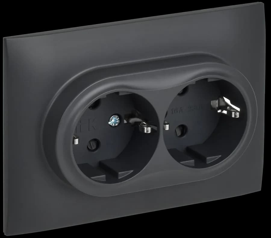Розетка двойная с заземлением, защитными шторками и рамкой IEK SKANDY SK-R24-16-K48-F (титан)