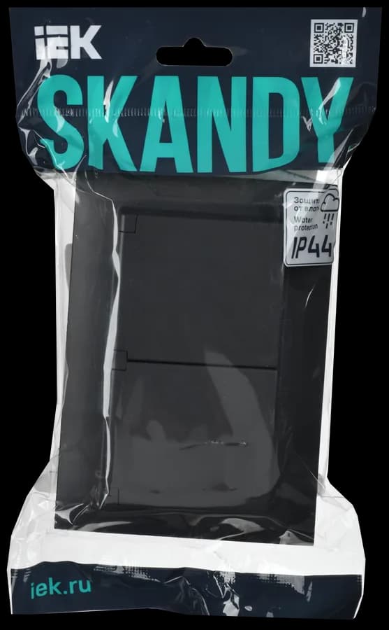 Розетка двойная с заземлением, защитными шторками, крышкой и рамкой IEK SKANDY SK-R26-16-44-K02-F (черный), фото 2