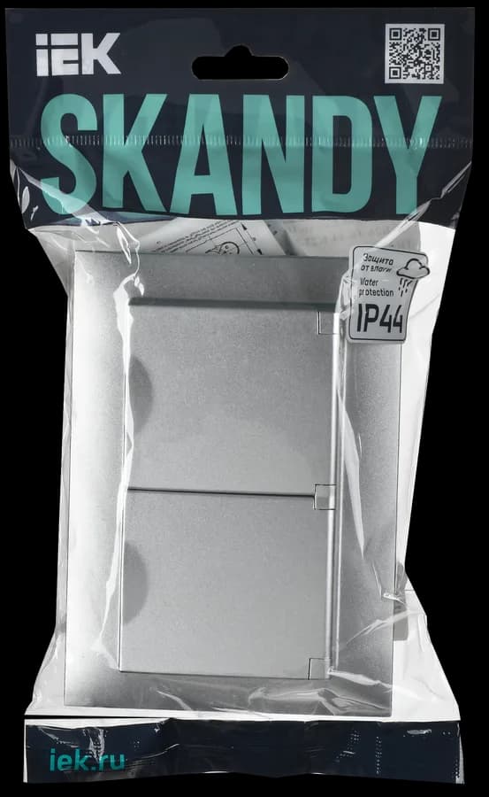Розетка двойная с заземлением, крышкой и рамкой IEK SKANDY SK-R26-16-44-K23-F (серебряный), фото 2