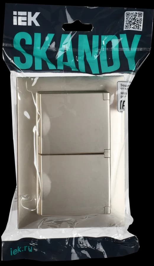 Розетка двойная с заземлением, защитными шторками, крышкой и рамкой IEK SKANDY SK-R26-16-44-K37-F (шампань), фото 2