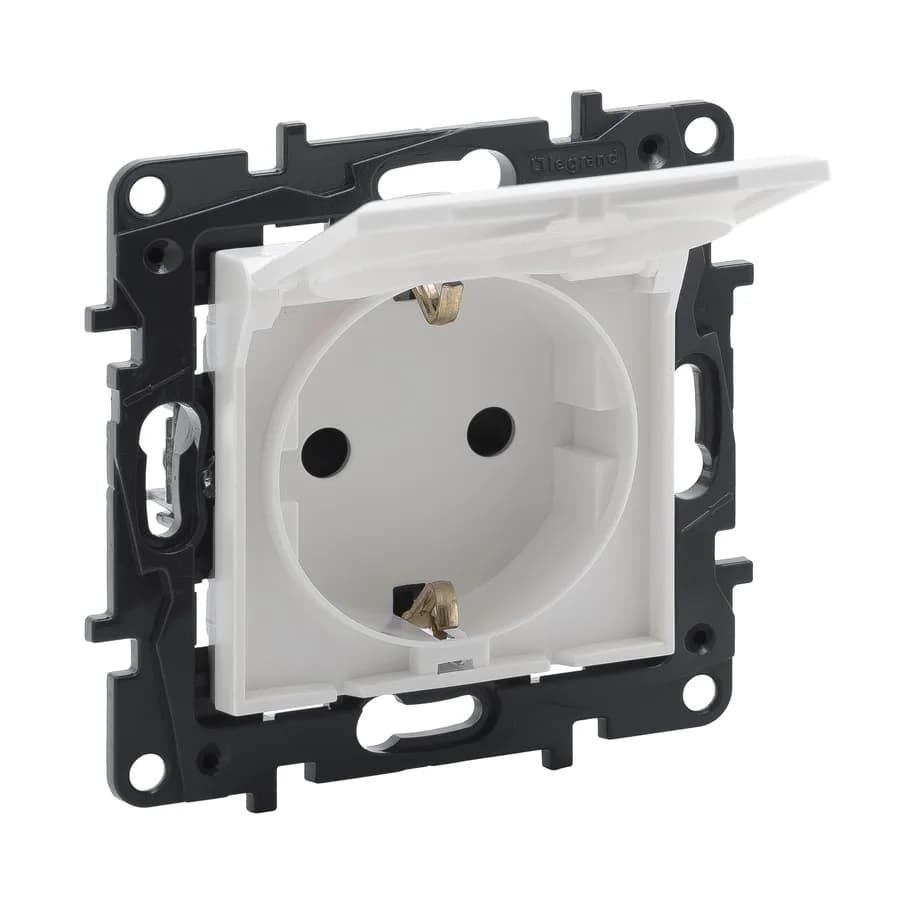Розетка с заземлением влагозащищённая IP44 Legrand Structura 764240 (белый)
