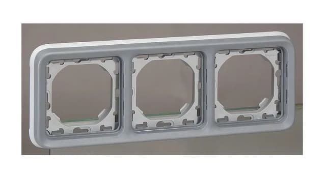 Рамка для выключателей и розеток влагозащищённая IP55 Legrand Plexo 3-местная 069687 (серый)