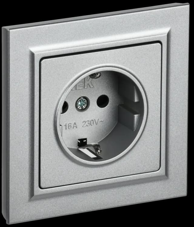Розетка с заземлением и защитными шторками IEK BRITE BR-R14-16-K47-F (алюминий)