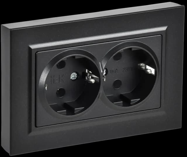 Розетка двойная с заземлением и рамкой IEK BRITE BR-R27-16-K02-F (черный)