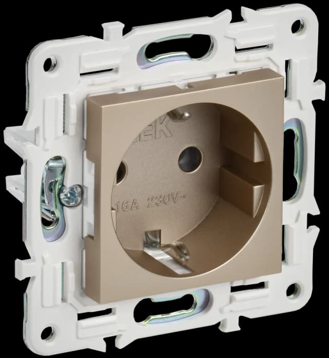 Розетка с заземлением IEK SKANDY SK-R11-16-K37 (шампань)