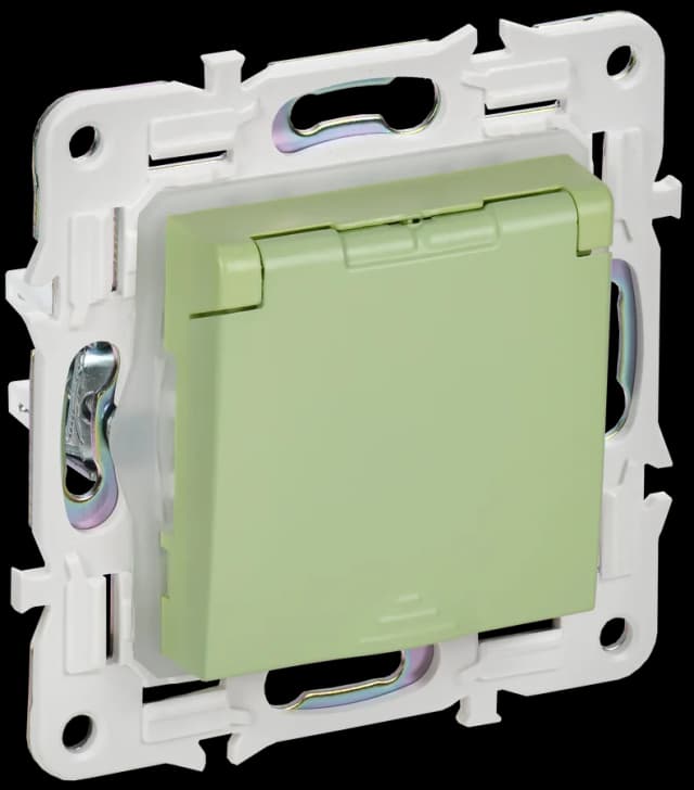 Розетка с заземлением, защитными шторками и крышкой IEK SKANDY SK-R16-16-44-K06 (мятный)