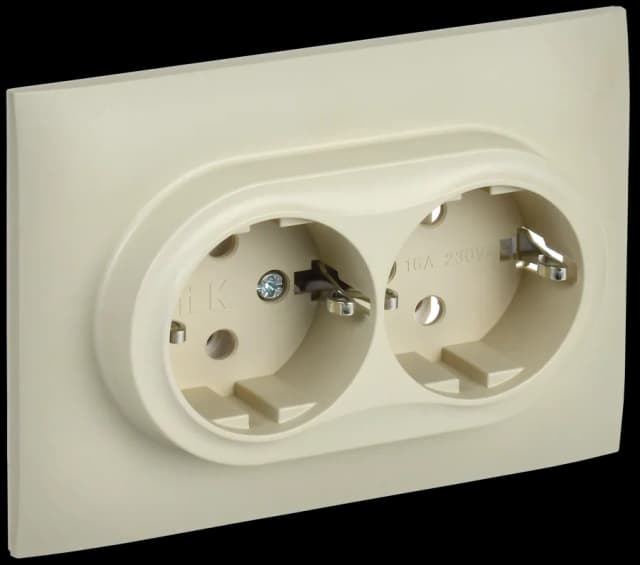Розетка двойная с заземлением и рамкой IEK SKANDY SK-R21-16-K10-F (бежевый)