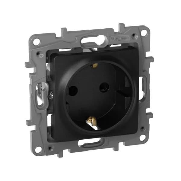 Розетка с заземлением со шторками Legrand Etika 672622 (антрацит)