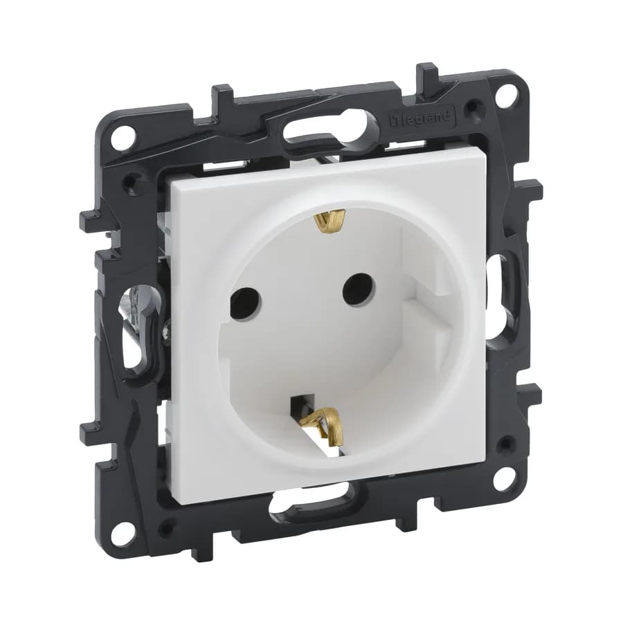 Розетка с заземлением Legrand Structura 764210 (белый)